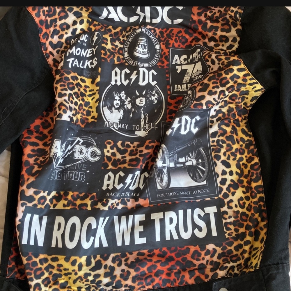 AC/DC - Picture 2 of 3